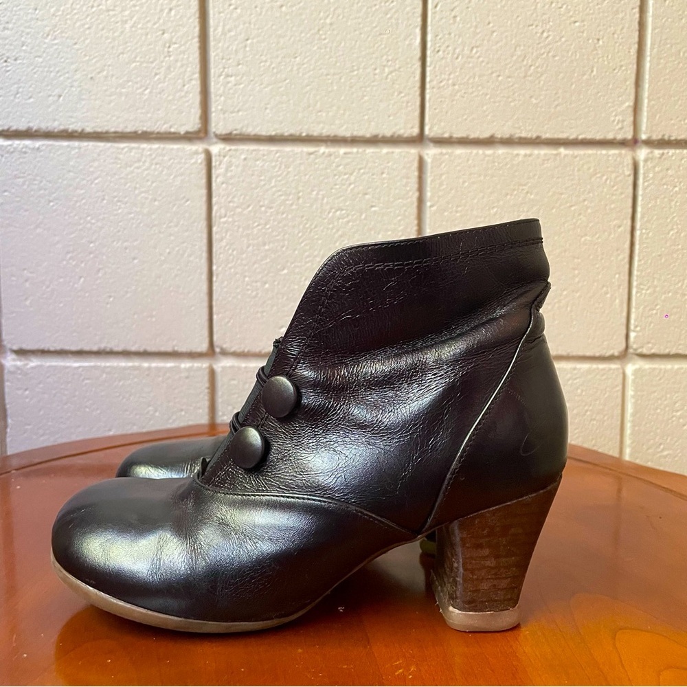 John Fluevog Women’s Operettas Giulia Black Leather Ankle Boots | US 6 - Picture 1 of 9